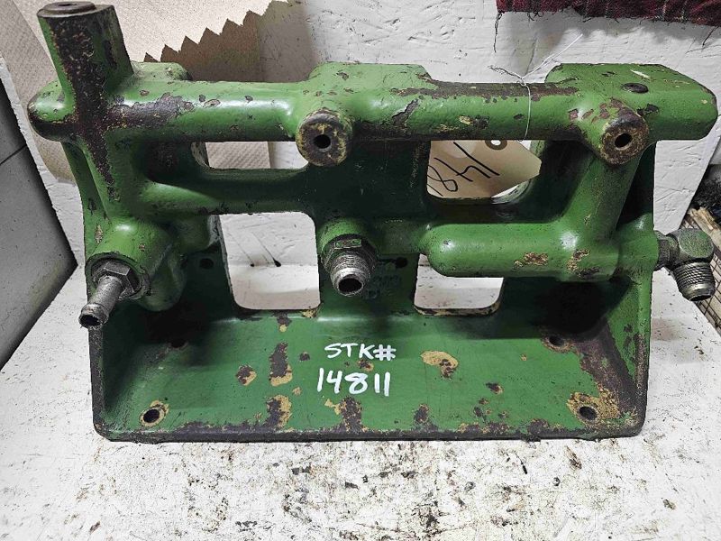 Deere 8430, 8630, 8440, 8640 Manifold, Scv