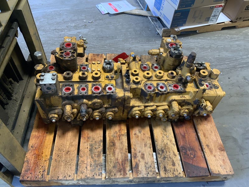 Caterpillar 349E, 349F Valve GP - Main Control