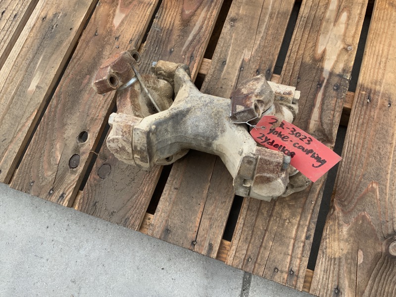 Caterpillar D10N Yoke - Coupling