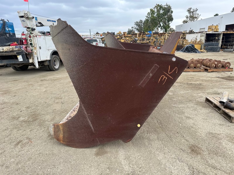 Caterpillar 631E, 637E, 637G Apron