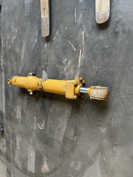 Caterpillar 824C, 826C Cylinder GP - Lift