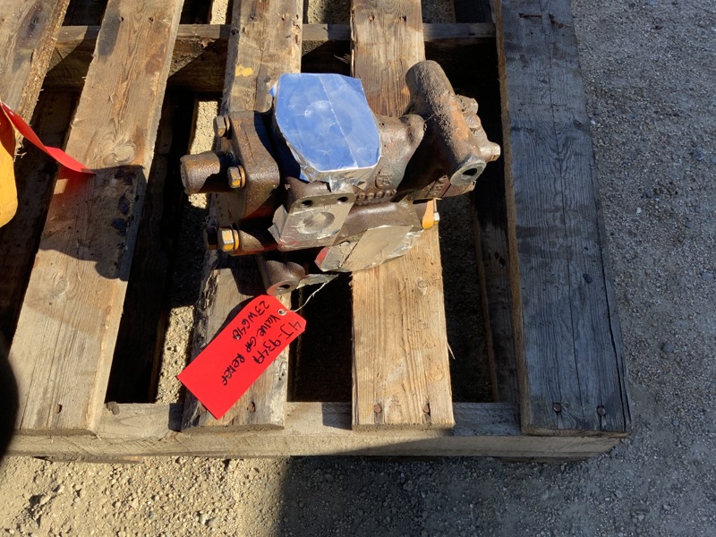 Caterpillar 637D, 631D, 631E, 631G, 657B, 657E, 657G Valve GP - Apron