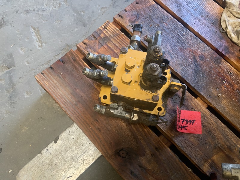 Caterpillar 349E, 336E Valve GP  - Pump