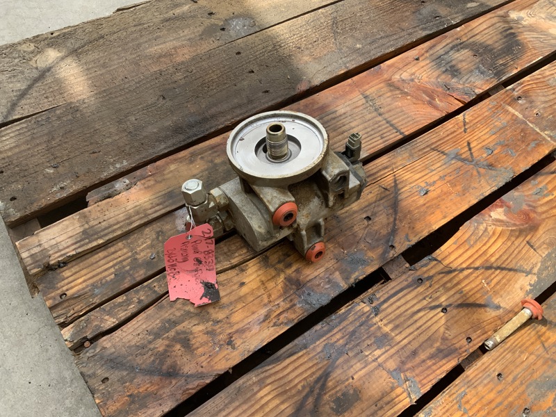 Caterpillar D11R, D11T, D5N, D6N, 938G, 950G Filter Base AS