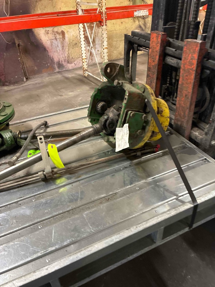 Deere 7210 Mfd Hub & Parts