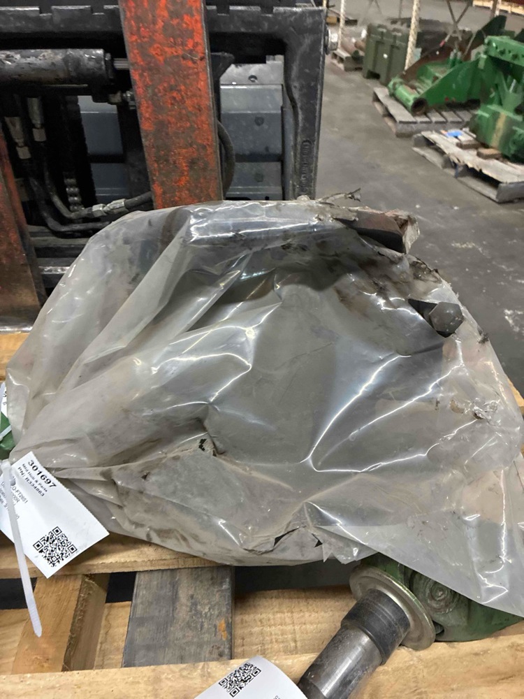 Deere 7200R Mfd Hub & Parts