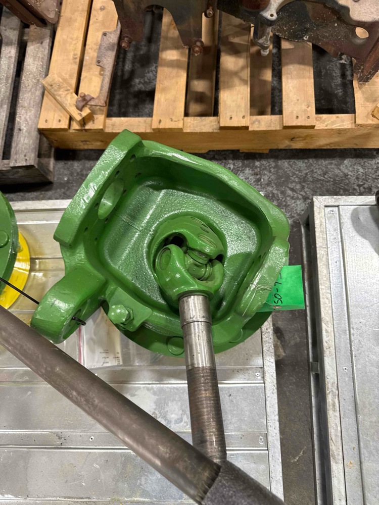Deere 7520 Mfd Hub & Parts
