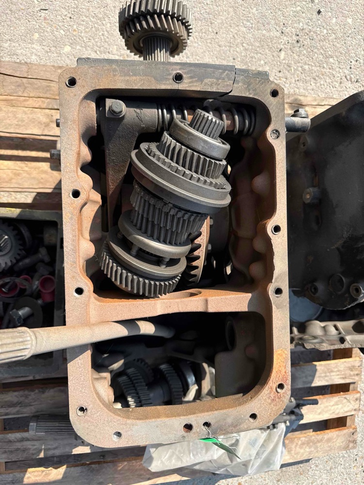 Deere 5525 Mechanical Trans & Parts