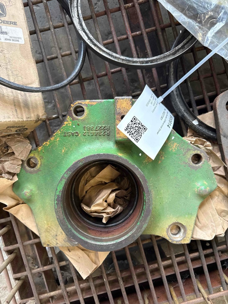Deere 8295R 1500 Series Differential Cover