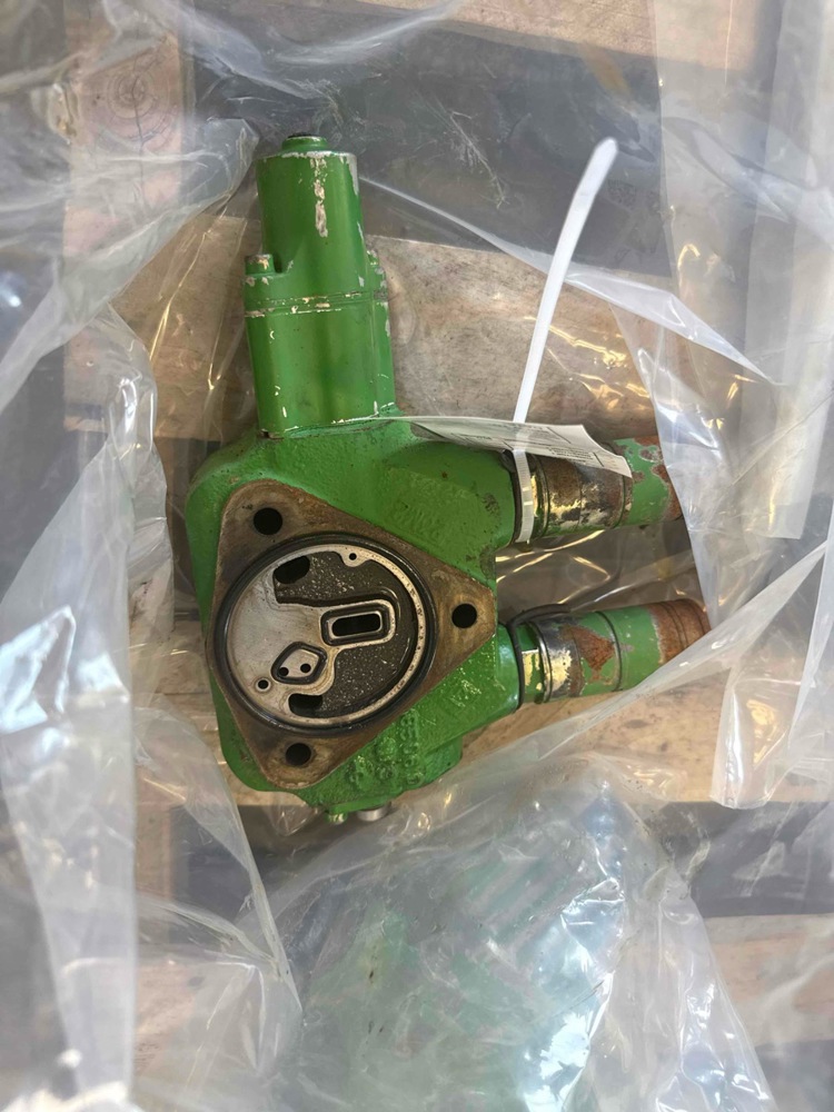 Deere 6715 101 Series Selective Control Valve
