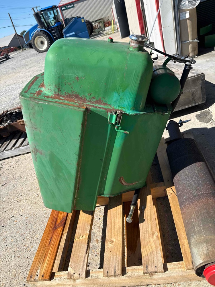 Deere 4440 Fuel Tank