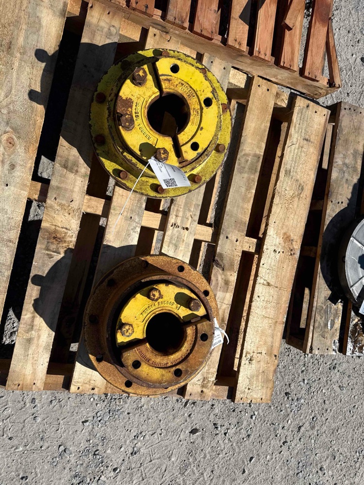 Deere 4440 Dual Hubs
