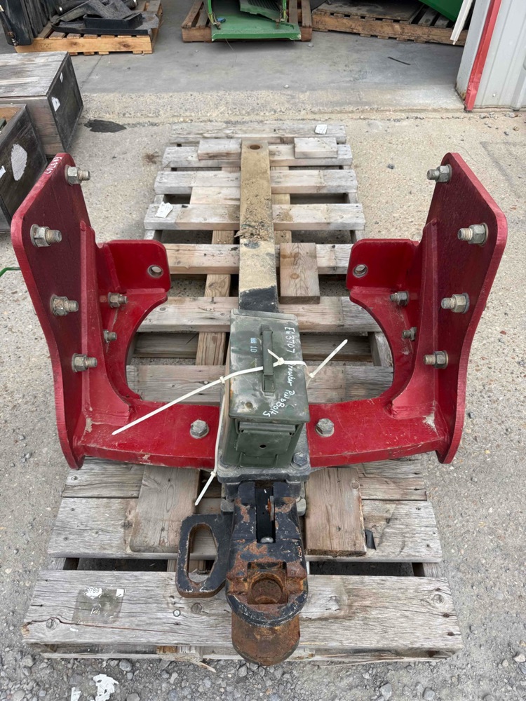Case/case I.H. Steiger 350 Drawbar Support