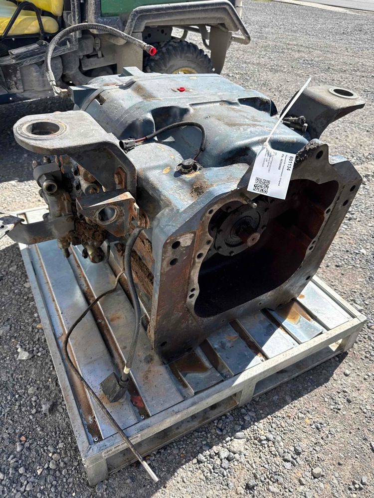 New Holland 8970A Powershift Transmission, 16 Speed