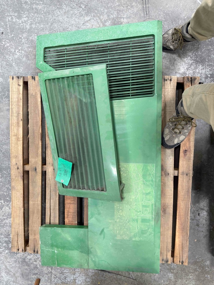 Deere 7810 Left Hand Side Panels