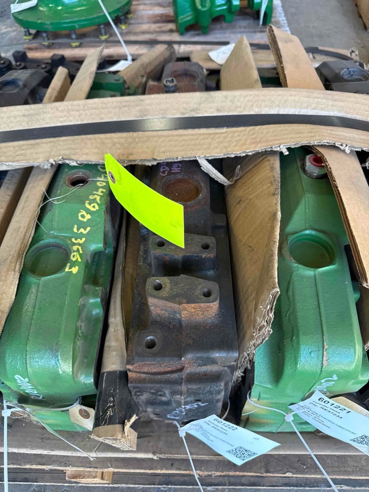 Deere 6210 Cylinder Head