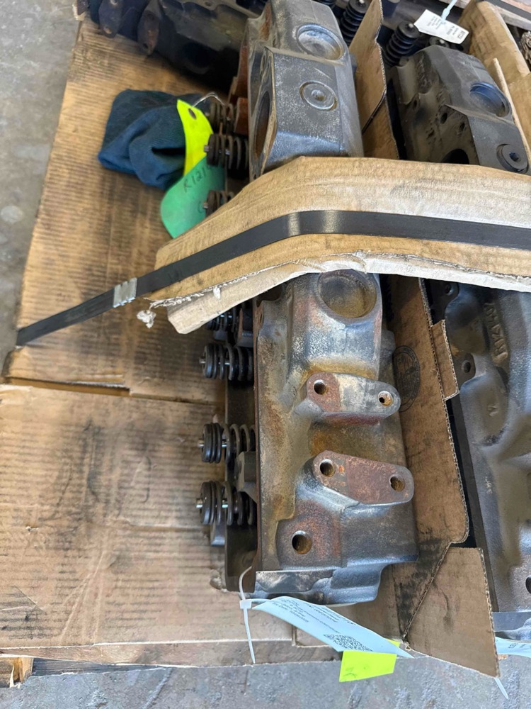 Deere 6210 Cylinder Head