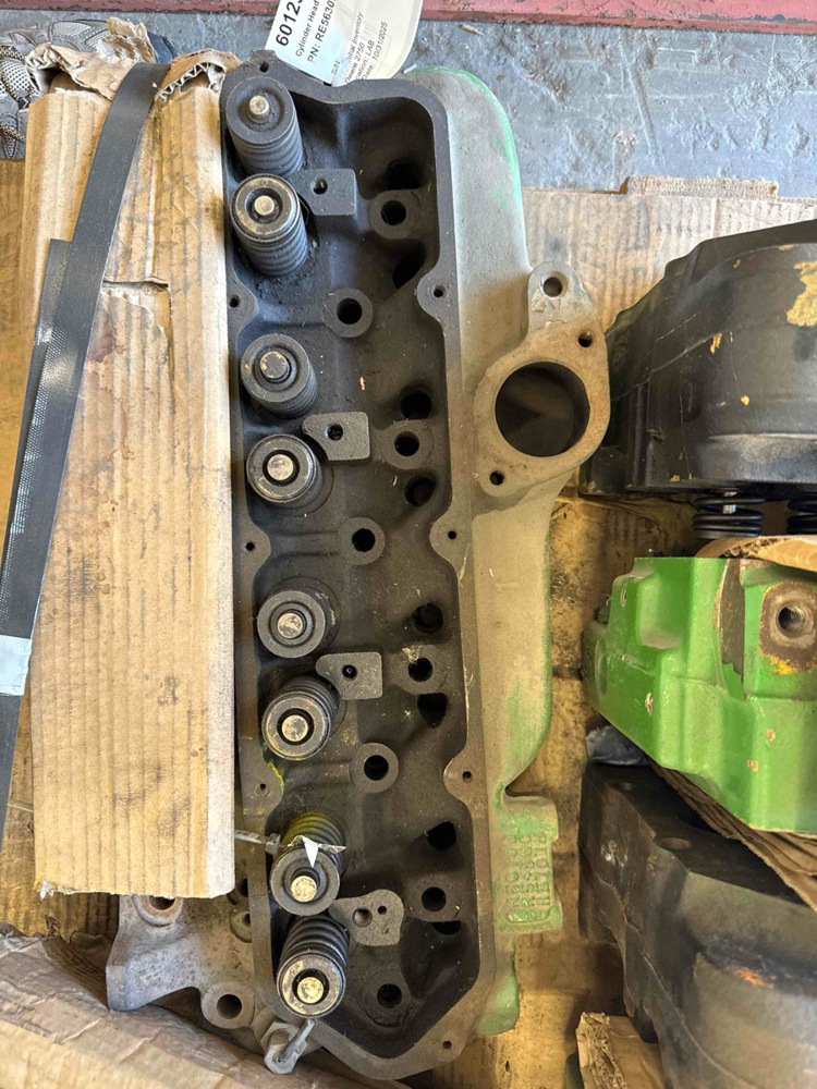 Deere 2750 Cylinder Head
