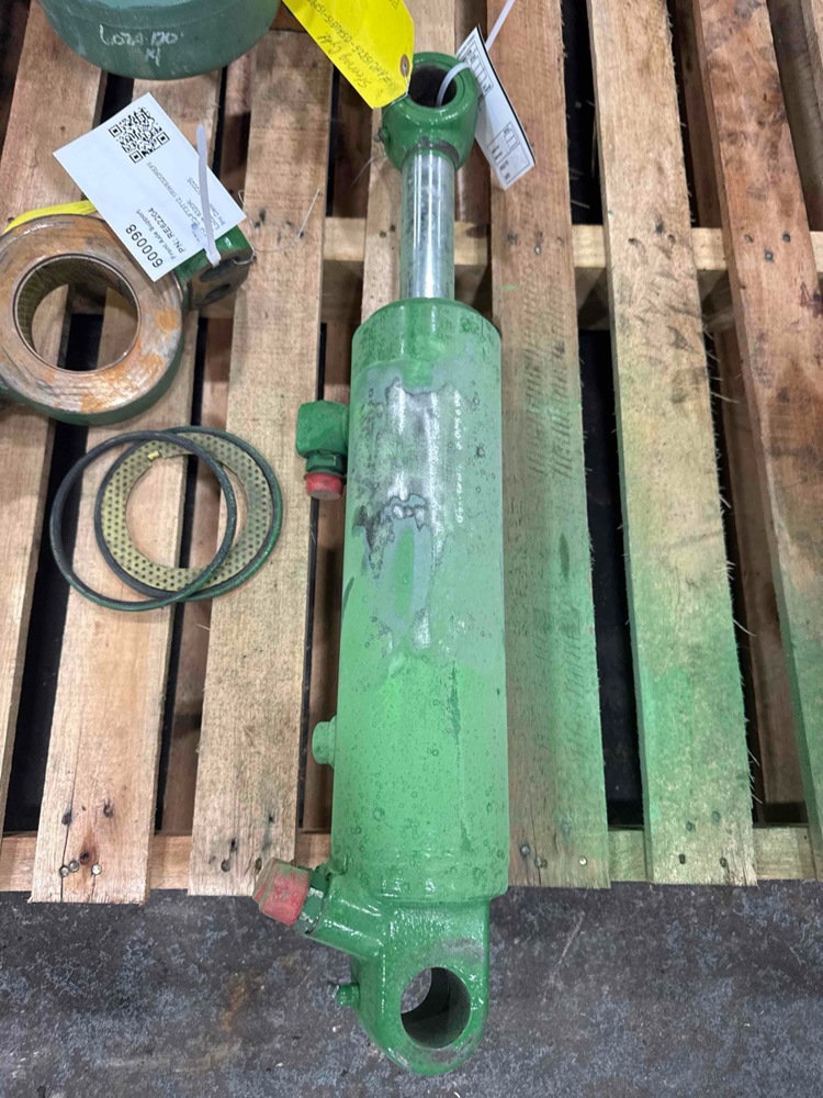 Deere 8320R LH Steer Cylinder