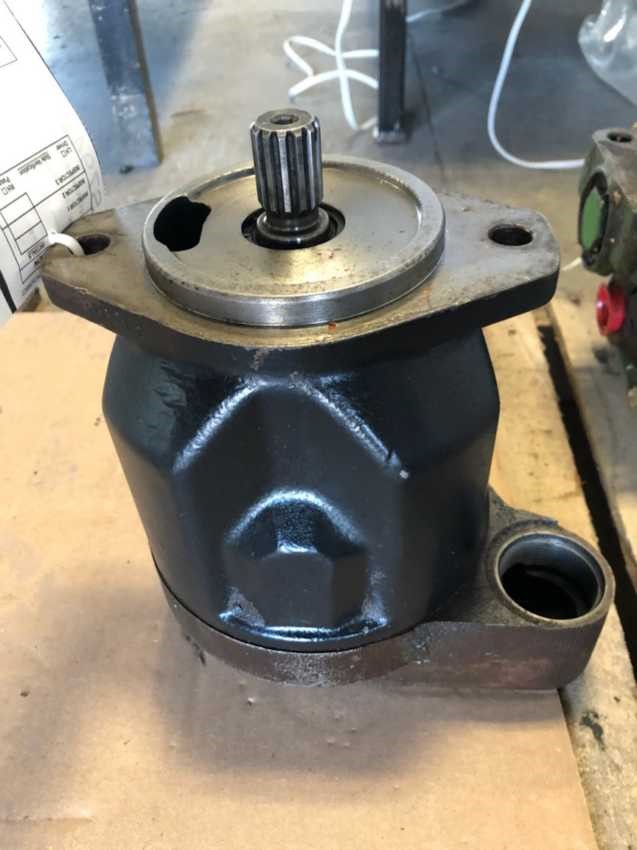 Case/case I.H. 5230 Hydraulic Pump & Parts
