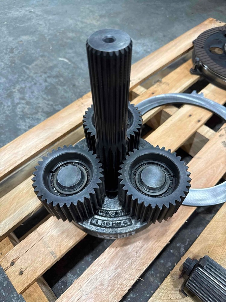 Deere 5075E Rear Axle, 20MM Wheel Bolts