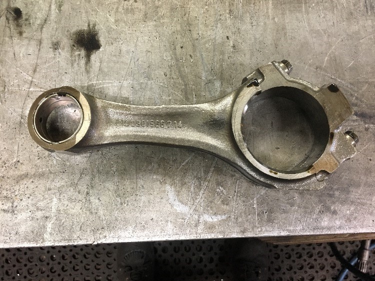 Case/case I.H. 5240 Connecting Rod
