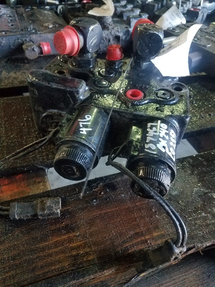 Case/case I.H. MX240 Trans Control Valve