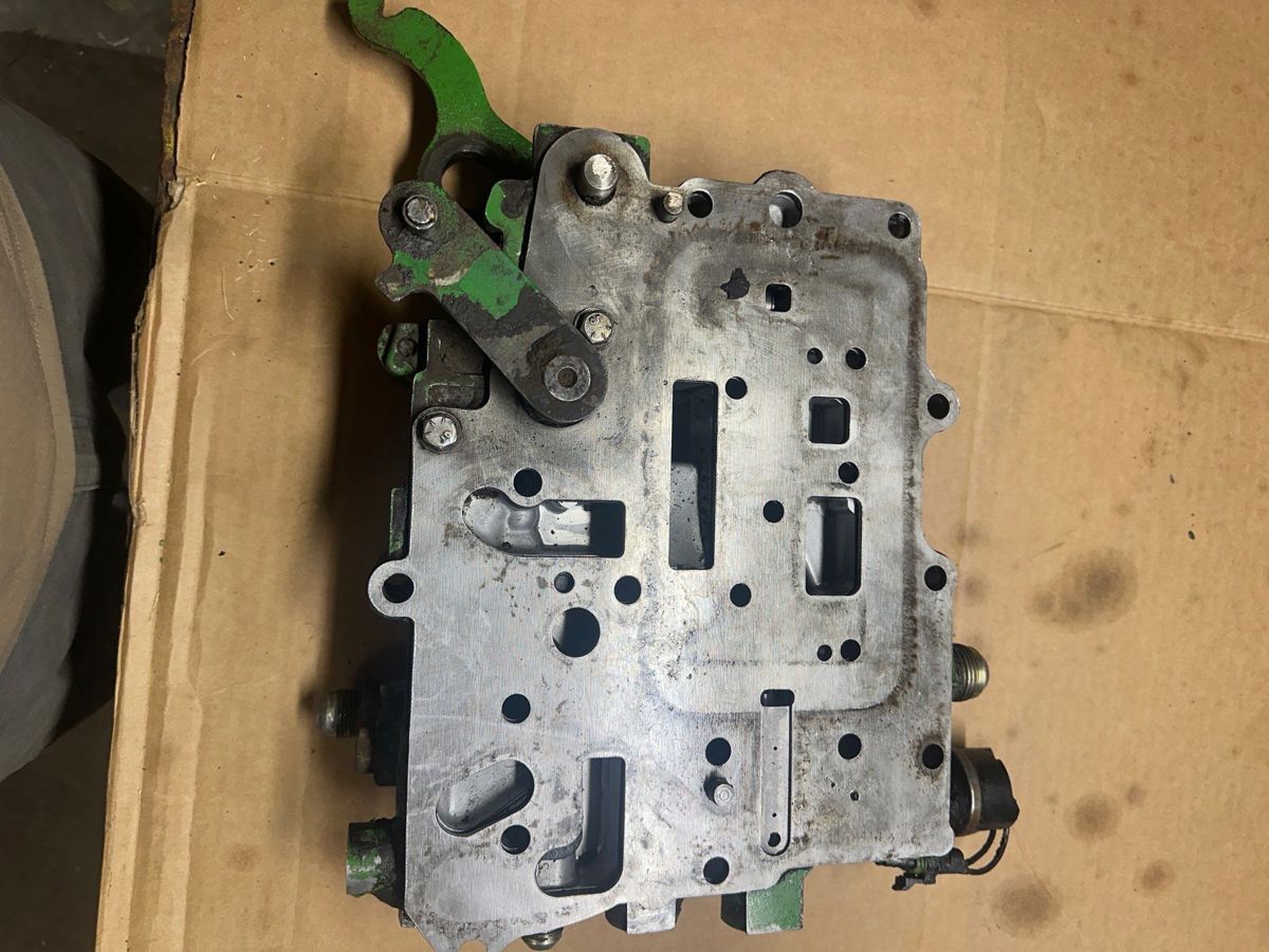 Deere 4955 Clutch Valve