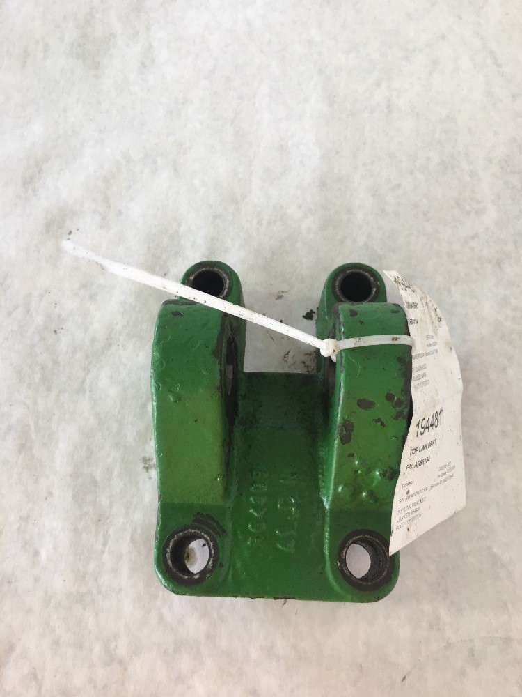 Deere 4850 Top Link Brkt