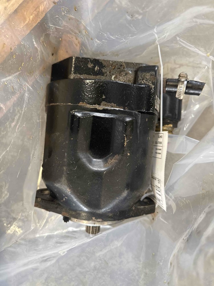 Case 5130 Hydraulic Pump & Parts