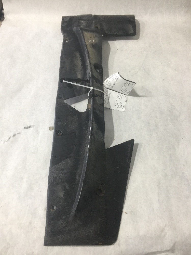 Deere 8420 Fan Shroud
