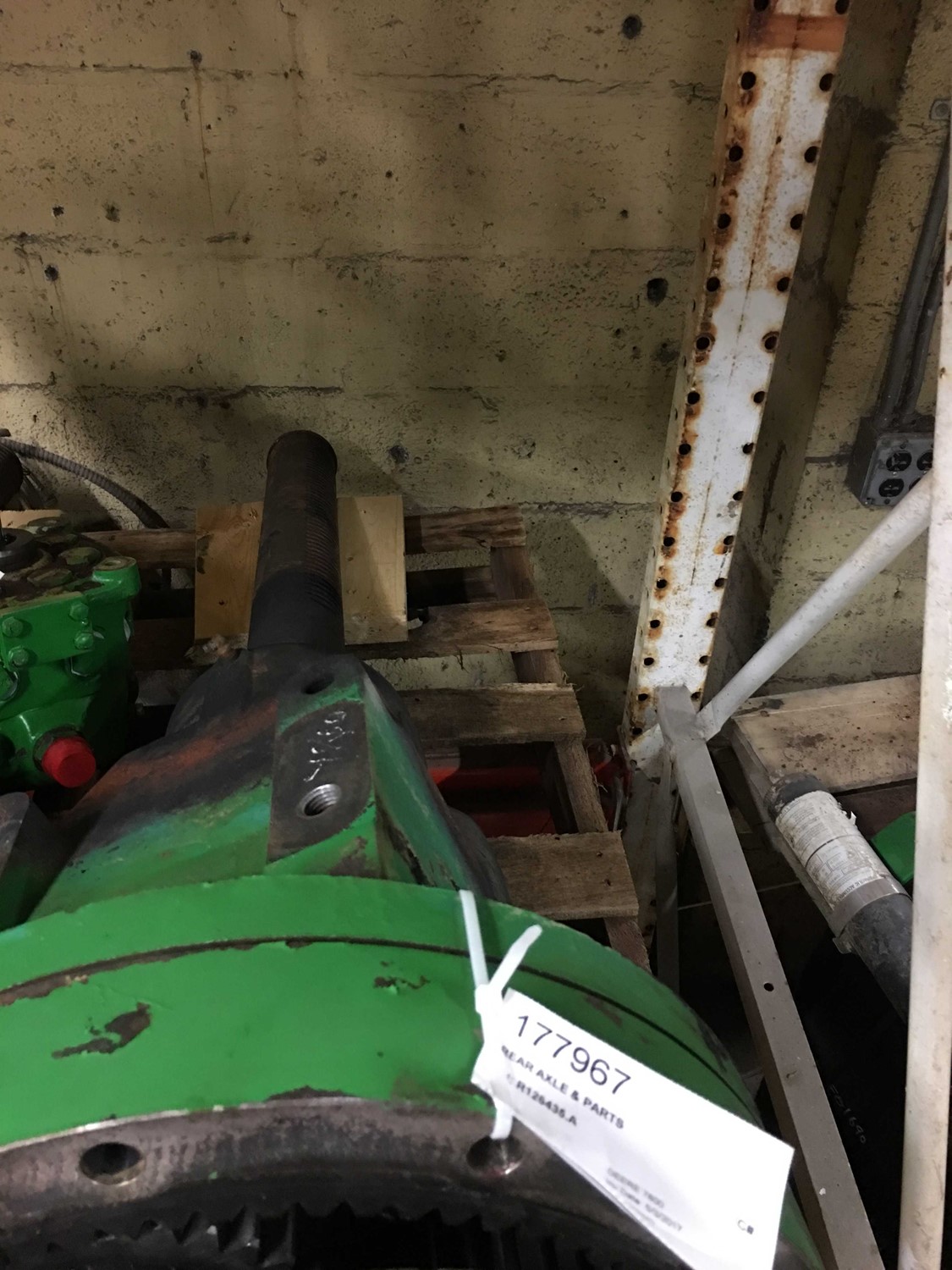 Deere 7800 Rear Axle & Parts