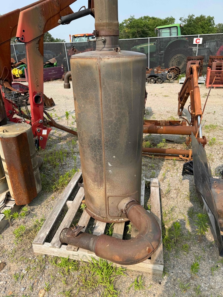 Case/case I.H. Steiger 600 Muffler
