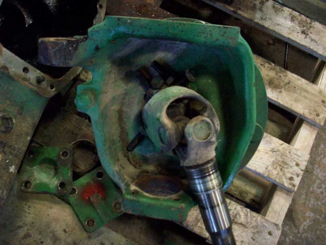 Deere 5101 Mfd Hub & Parts