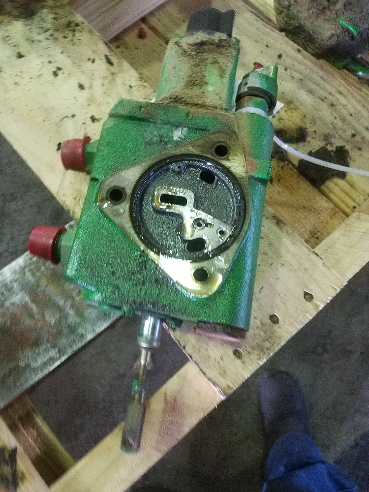 Deere 7810 Hyd Remote Valve & Parts