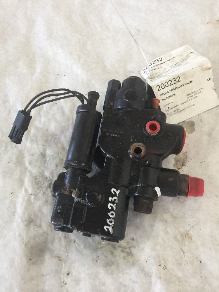 Case/case I.H. 7140 Hitch & Rockshaft Valve