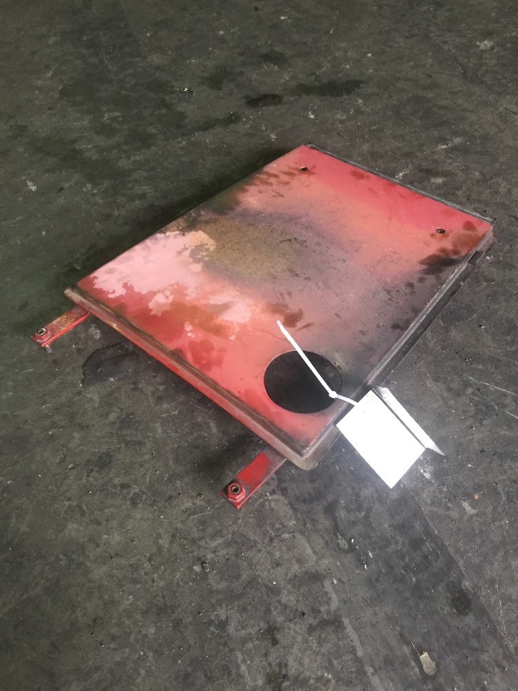 Case/case I.H. 5230 Hood/Nose Cone