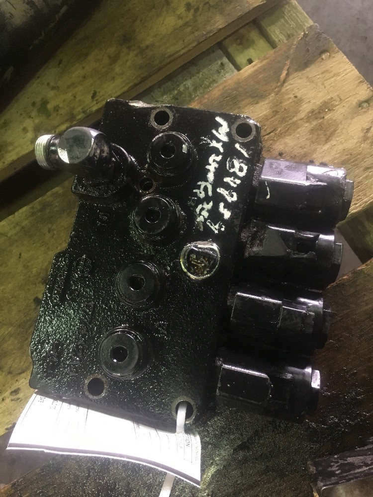 Case/case I.H. MX240 Trans Control Valve