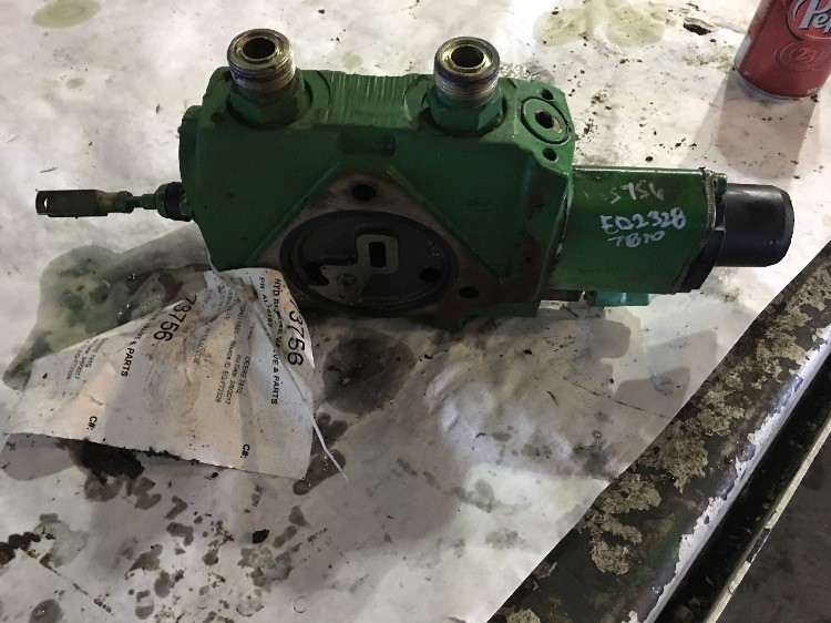 Deere 7810 Hyd Remote Valve & Parts