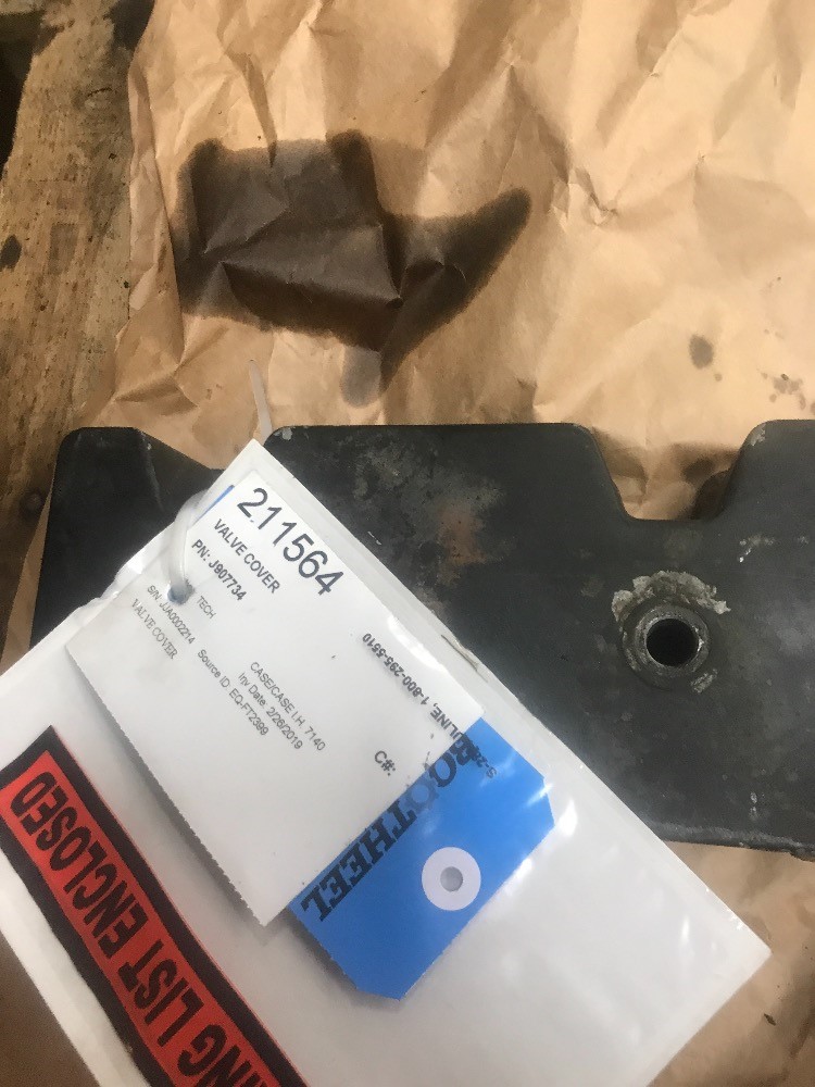 Case/case I.H. 7140 Valve Cover
