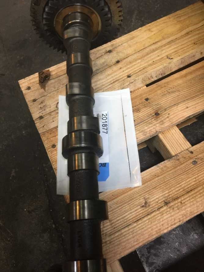 Deere 8560 Camshaft