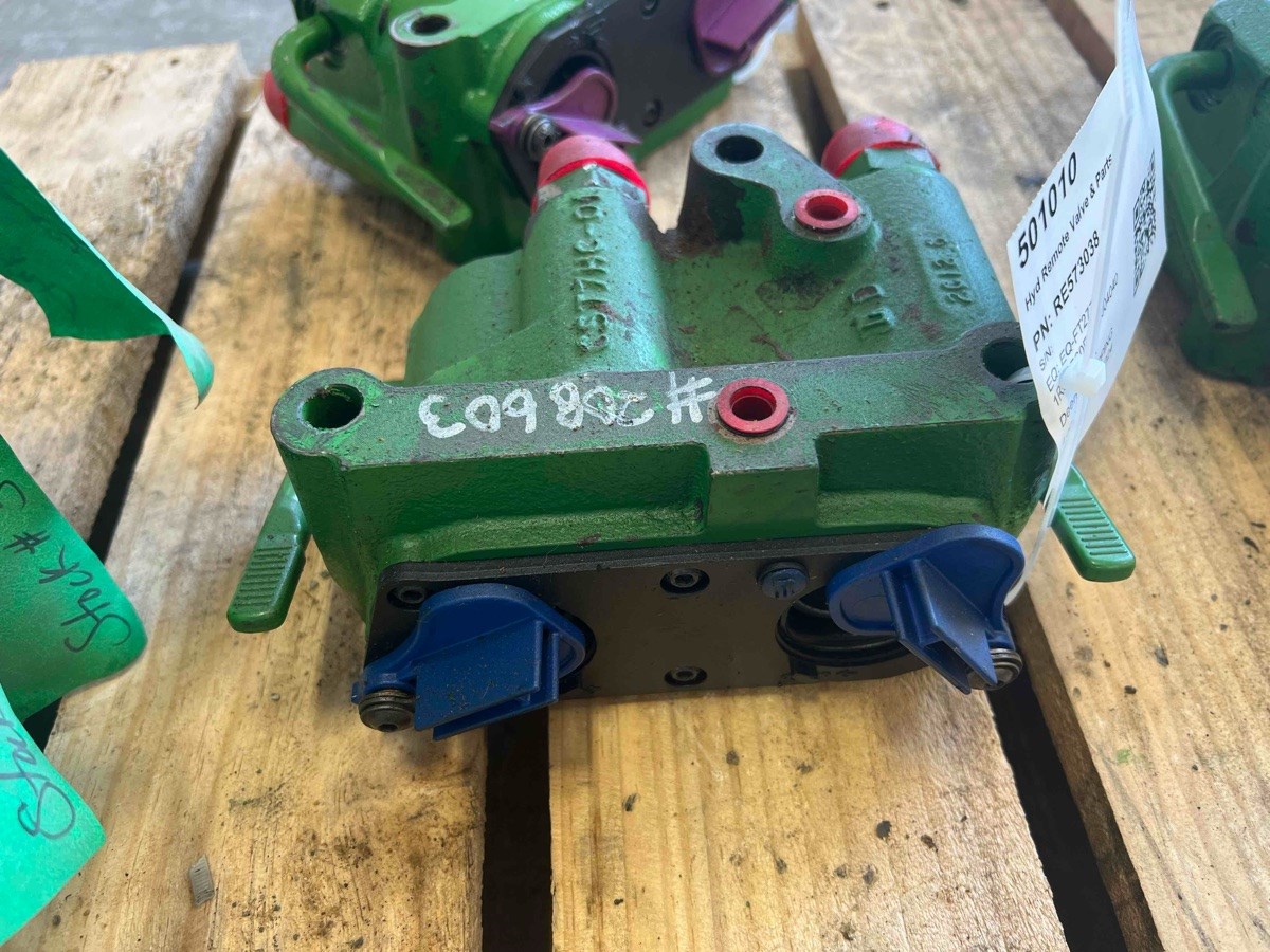 Deere 9560R Breakaway Coupler