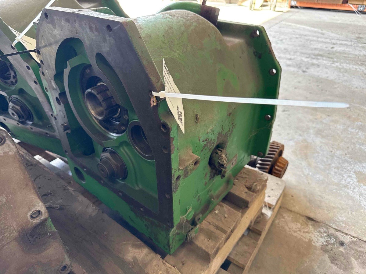 Deere 7410 Range Transmission Assembly