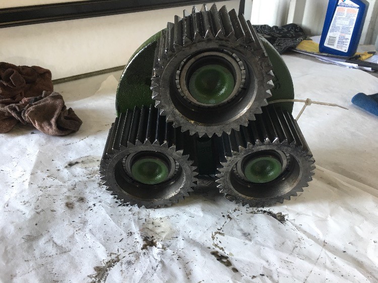 Deere 6125R Rear Axle & Parts