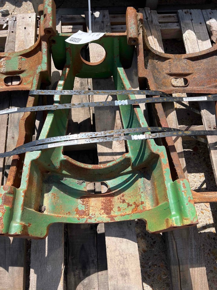 Deere 4640 Hyd Pump Support