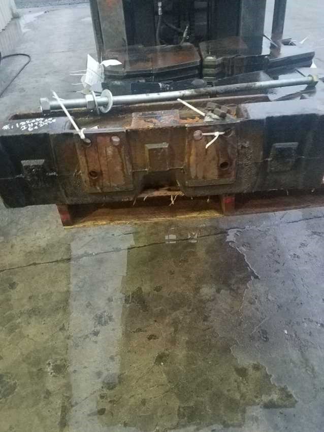 Case/case I.H. 7250 Weight Bracket