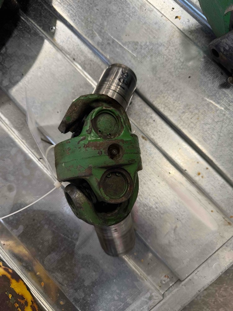 Deere 2755 Universal Joint