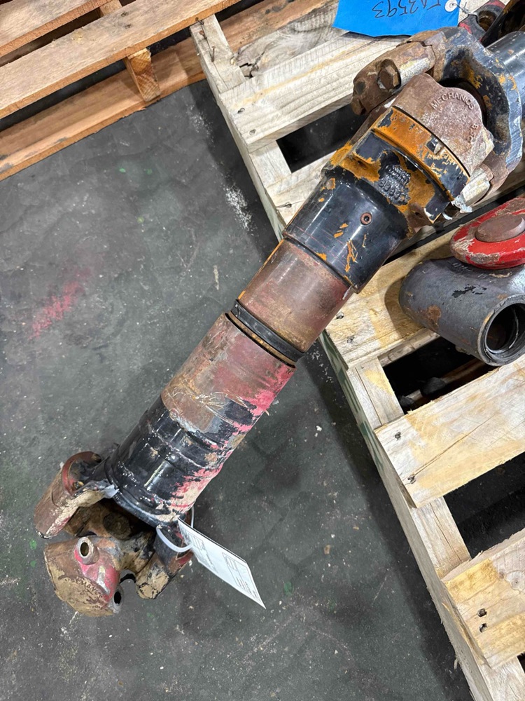 Case/case I.H. STX425 Articulation Drive Shaft