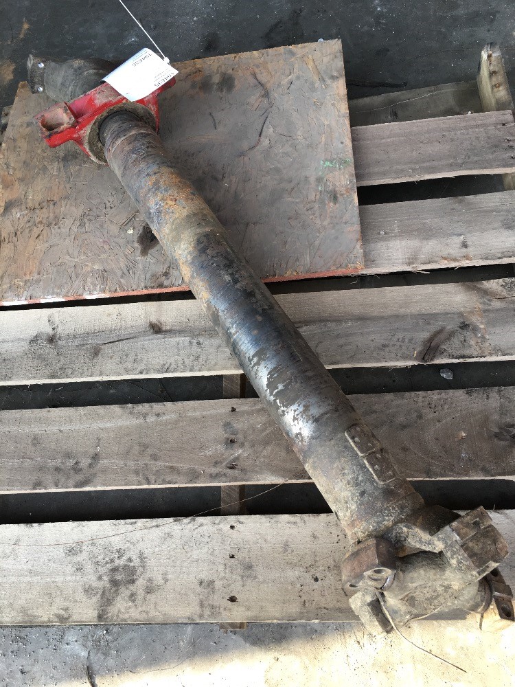 Case/case I.H. 9380 4WD Driveshaft