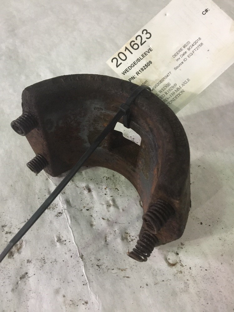 Deere 9520 Wedge/Sleeve